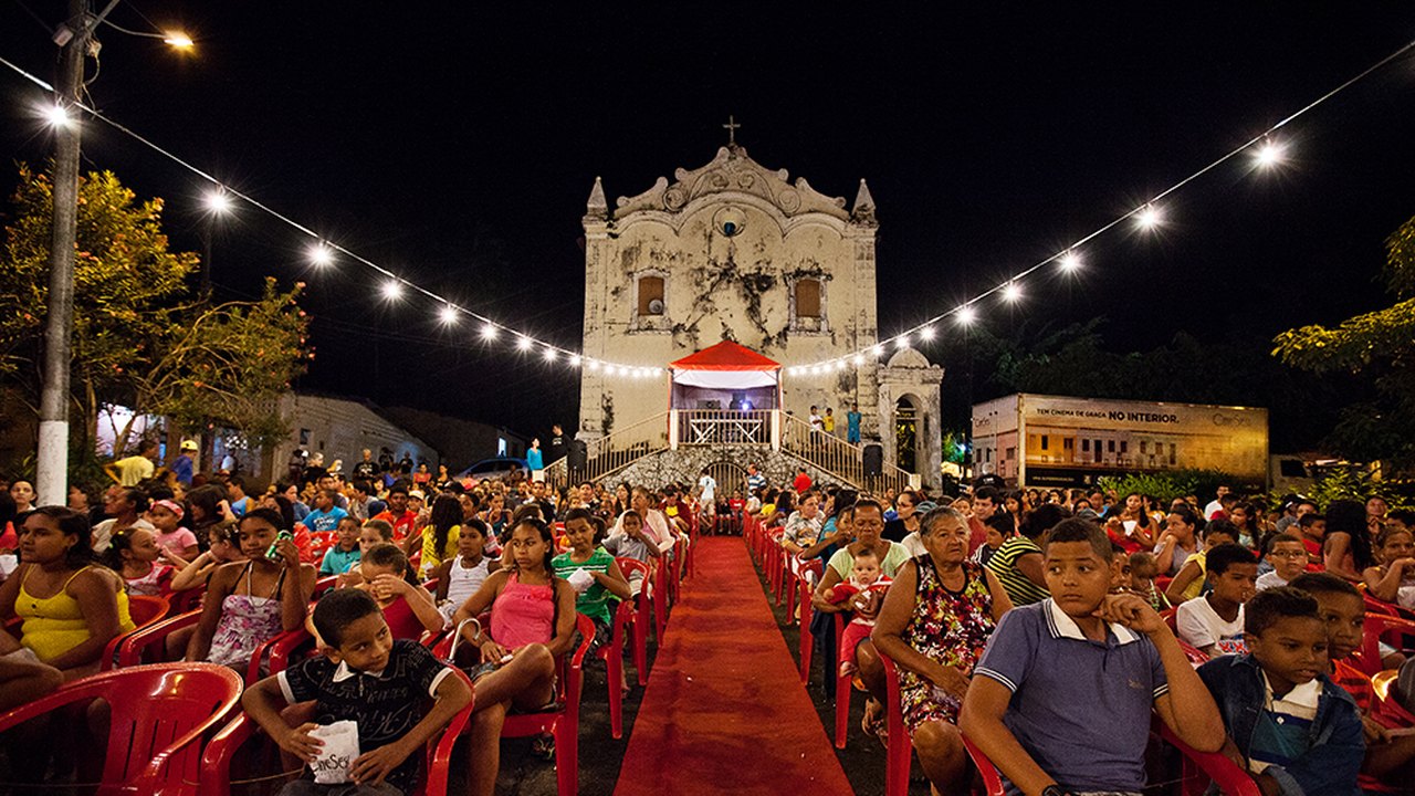 Cine Sesi aporta em Anadia com cinema gratuito em praça pública neste fim de semana
