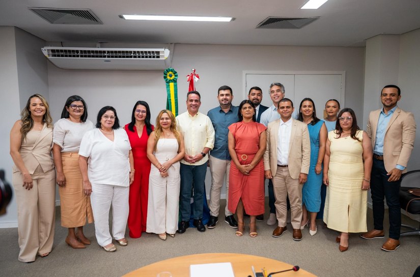 Paulo Dantas empossa 13 novos gerentes especiais de educação do biênio 2026-2027