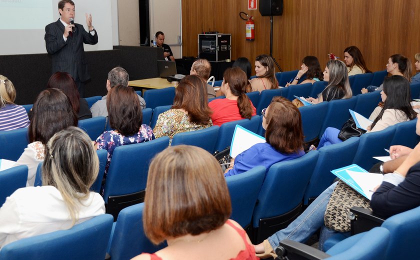 Profissionais da Saúde Bucal participam de atualização sobre o uso racional de medicamentos