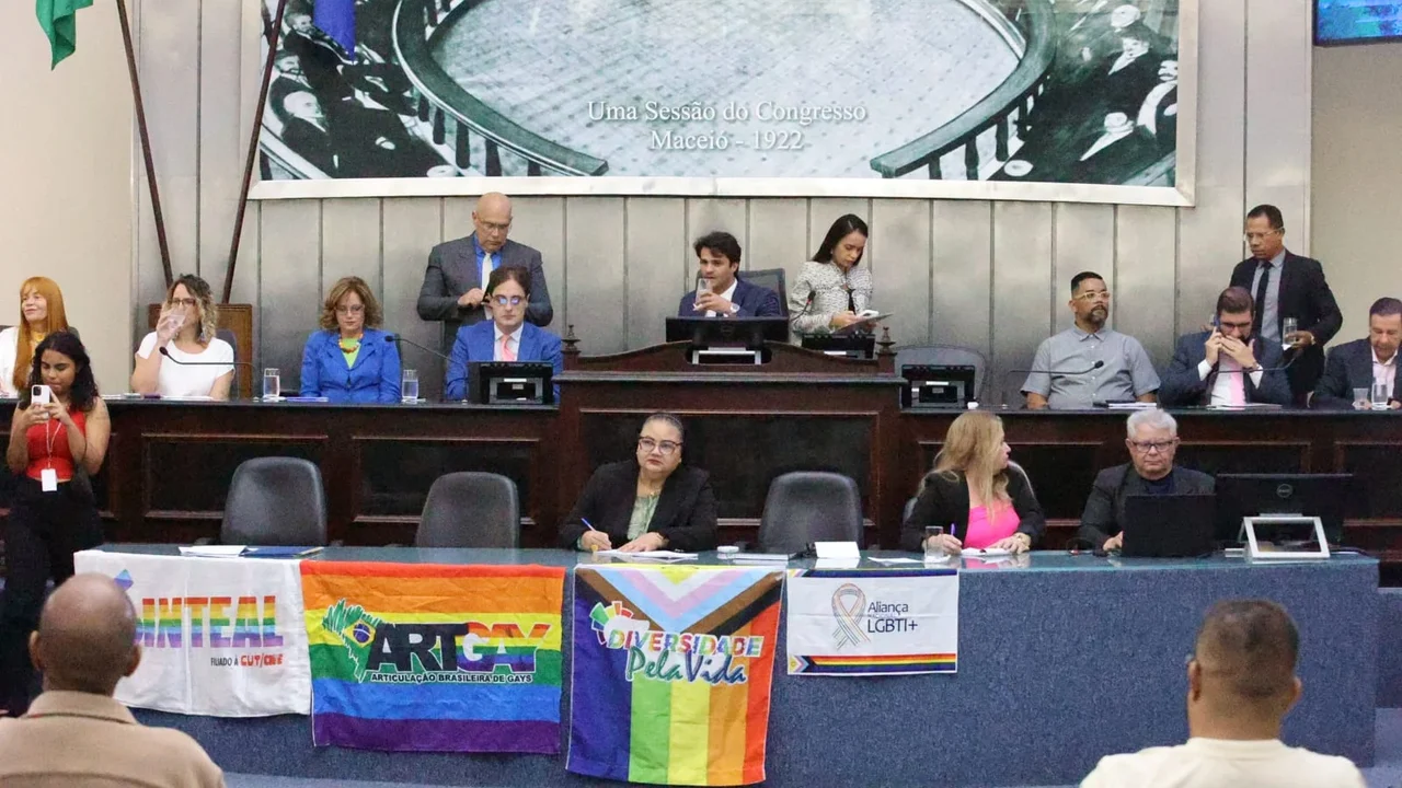 Assembleia recebe apresentação do primeiro Plano Estadual LGBTQIA+ de Alagoas