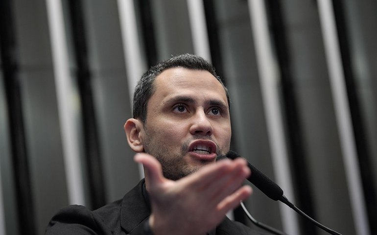 Cleitinho pede impeachment do ministro Dias Toffoli, do STF