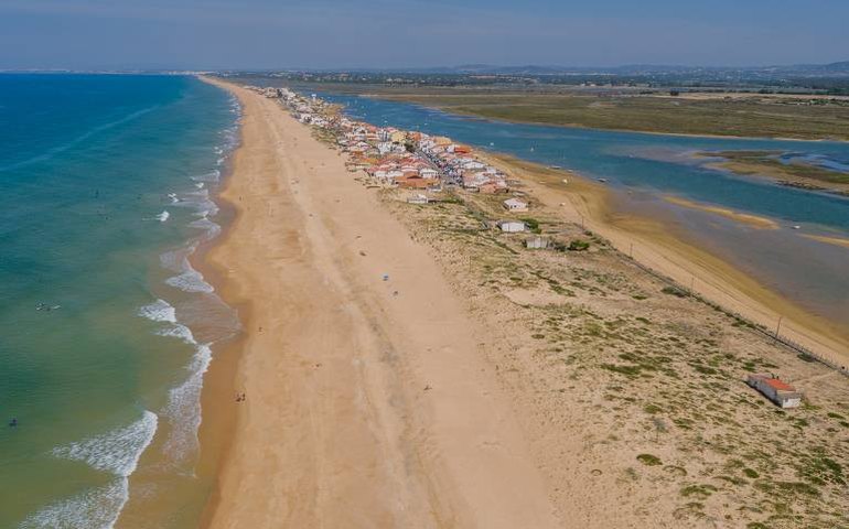 Americanos 'ricaços' invadem o Algarve, em Portugal, e preços de imóveis disparam