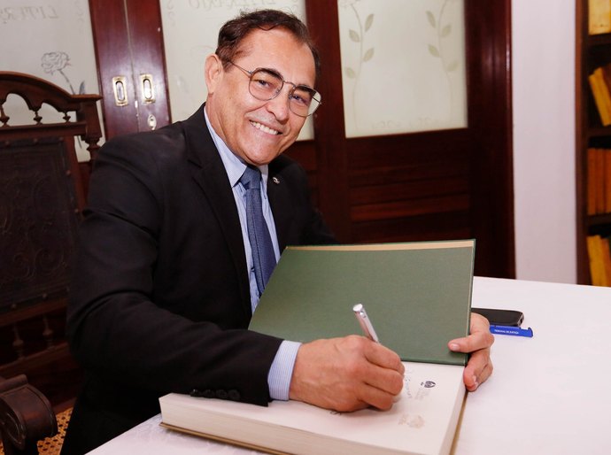 Juiz Claudemiro Avelino é eleito imortal da Academia Alagoana de Letras