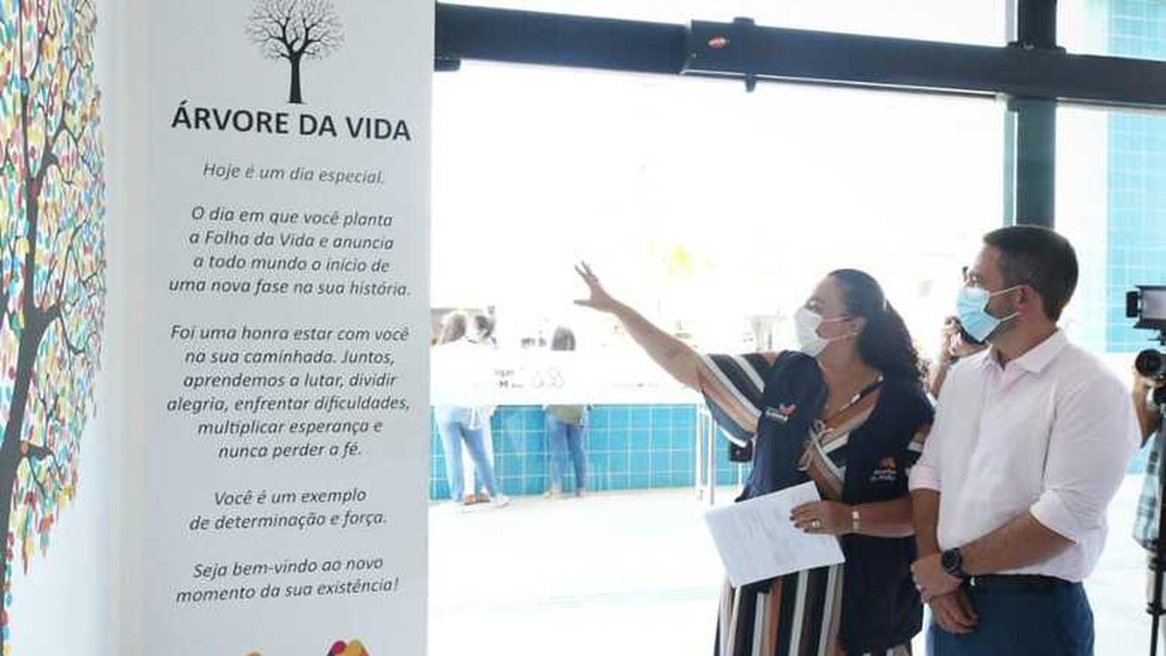 Paulo Dantas visita Hospital da Mulher e assume compromisso com profissionais de saúde
