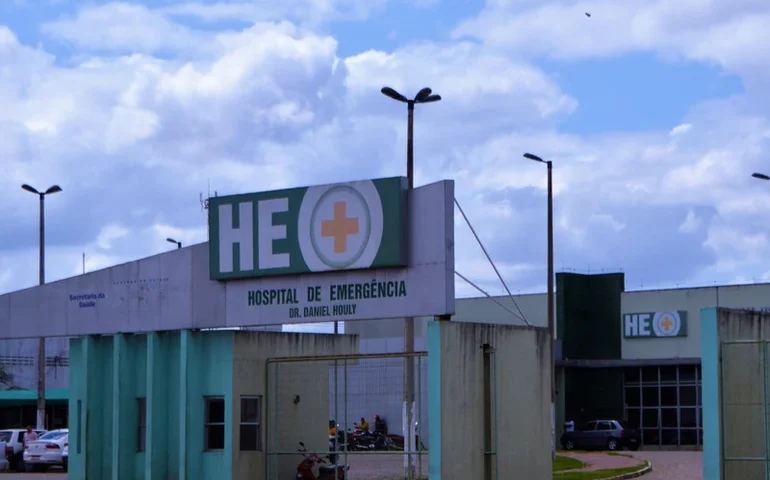 Homem foge de hospital, invade condomínio e é detido por seguranças em Arapiraca