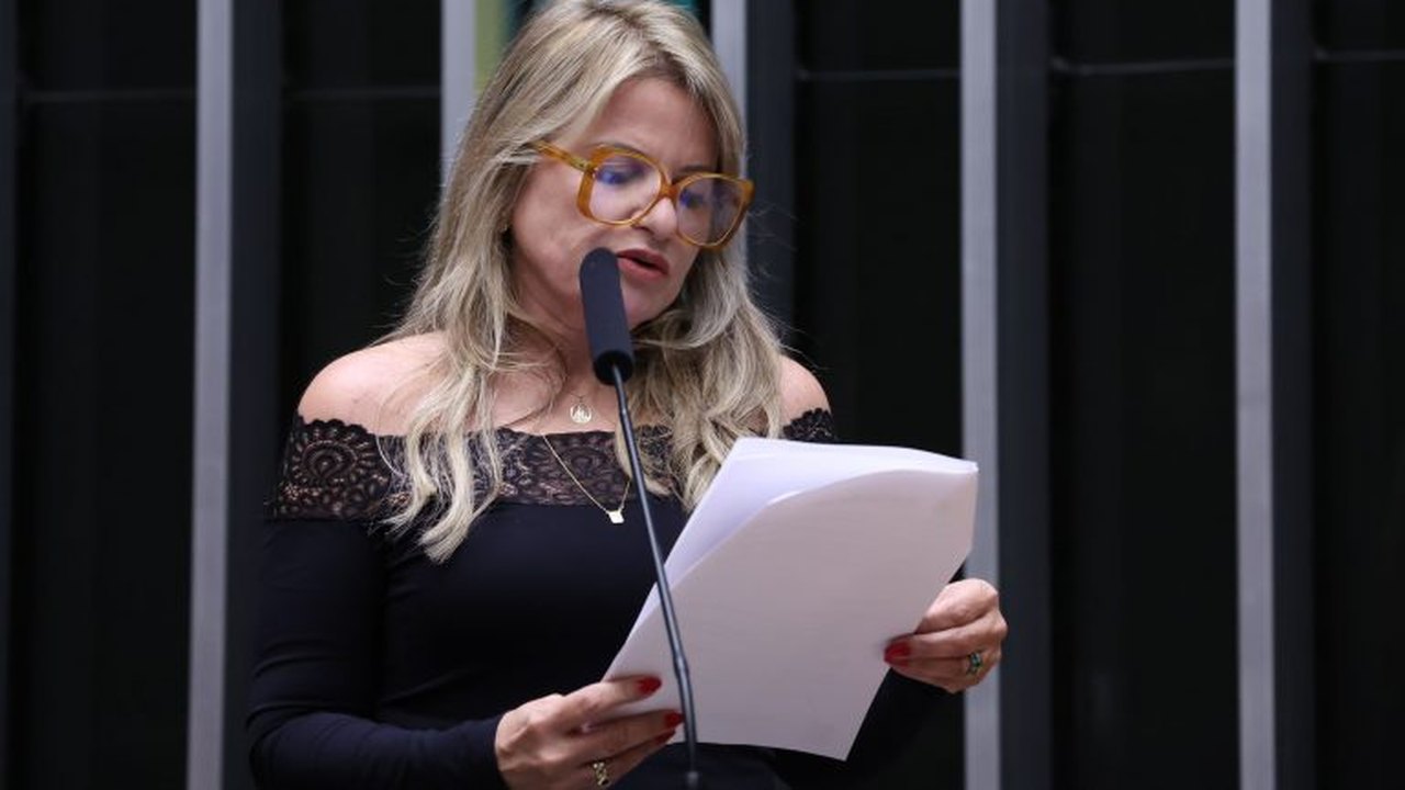 Câmara aprova consultas no SUS para orientação sobre saúde reprodutiva de meninas e meninos