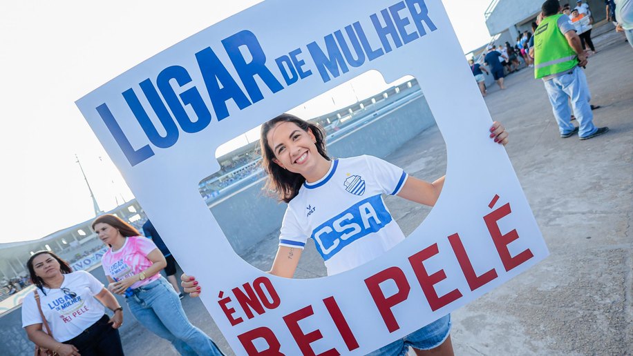 Torcedoras compram ideia e engajam na campanha “Lugar de Mulher é no Rei Pelé”