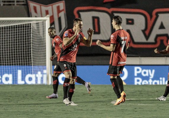 Atlético-GO faz história e está nas quartas da Sul-Americana