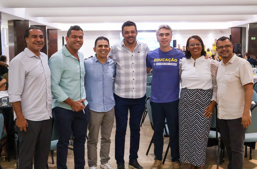 Rafael Brito comemora aprovação da lei que garante afastamento remunerado para mestrado e doutorado de professores da rede pública