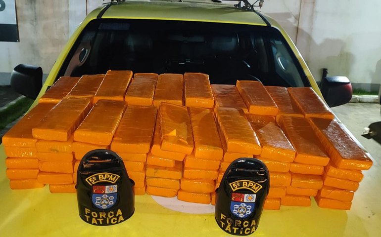 PM apreende mais de 92 quilos de maconha no Benedito Bentes