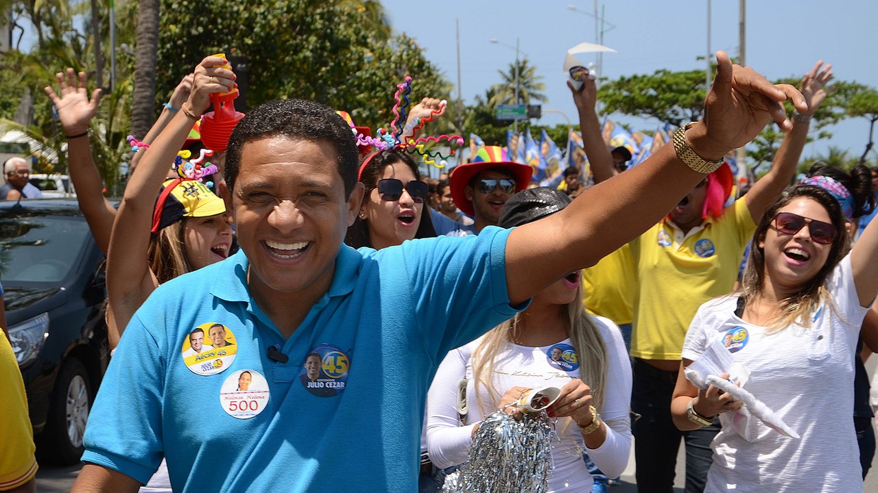 Júlio Cezar intensifica agenda e realiza carreata na capital