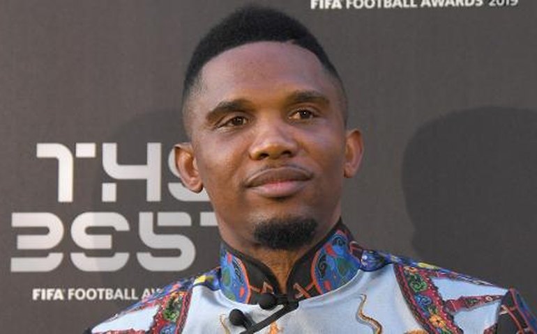 Ex-astro da seleção de Camarões morre aos 38 anos em acidente de carro; Eto'o lamenta