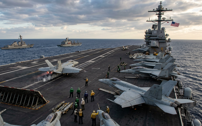 EUA divulgam imagens do 'maior porta-aviões do mundo' no Oriente Médio