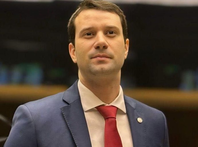 Daniel Barbosa aparece entre os políticos mais influentes de AL nas redes sociais