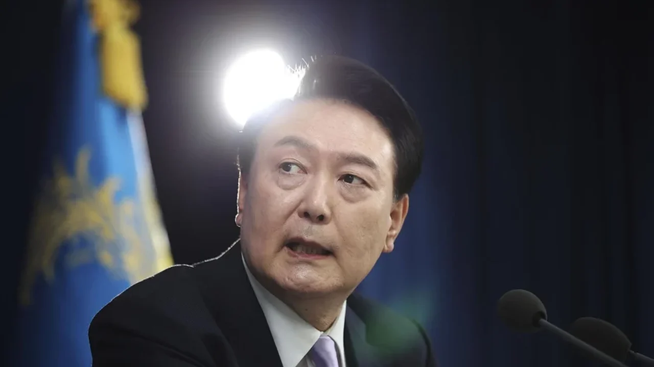 Na Coreia do Sul, presidente deposto Yoon Suk Yeol é solto 1 dia após decisão judicial