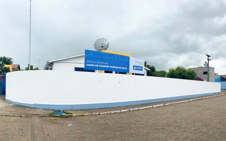 Governo de Alagoas entrega reforma da Escola Estadual Maria de Lourdes, em Batalha, nesta sexta-feira