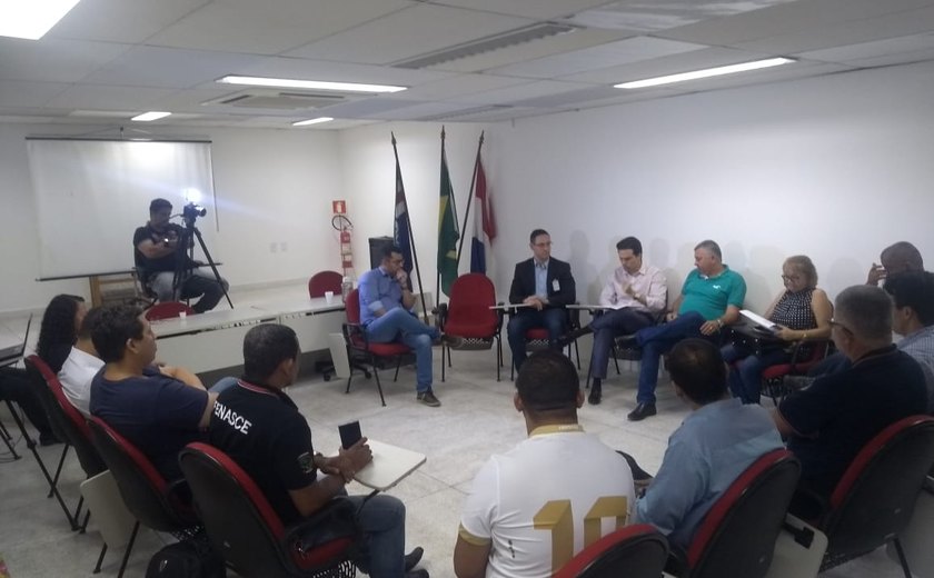 Prefeitura de Maceió nega retroativos e aumenta apenas 0,05% da proposta anterior