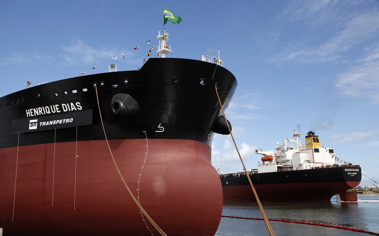 Transpetro lança em janeiro edital para construção de 25 navios
