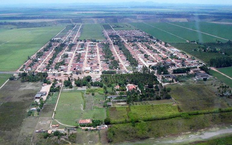 Bandidos explodem caixas eletrônicos do Banco do Brasil de Luziápolis