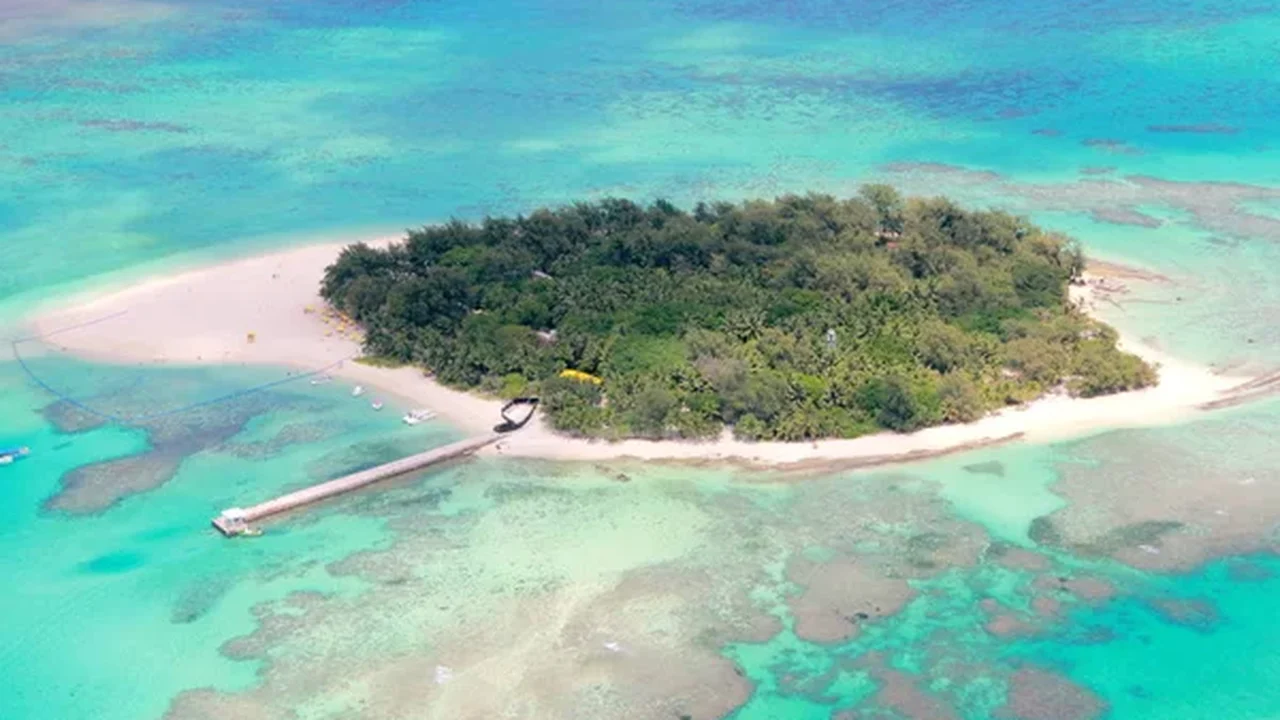 Conheça a ilha remota no Oceano Pacífico onde Julian Assange viverá após libertação e saiba o porquê ativista escolheu o local