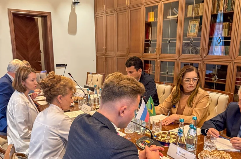 Senadora Dra. Eudócia participa de reunião técnica na Rússia sobre desenvolvimento de vacinas personalizadas com RNA mensageiro