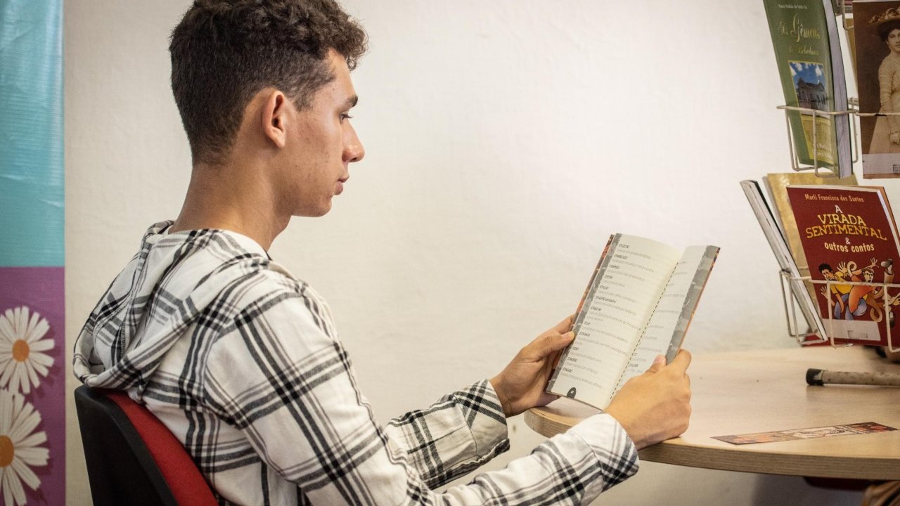 Biblioteca Pública Estadual Graciliano Ramos abre inscrições para nova edição do Clube do Livro