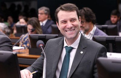 Deputado Daniel Barbosa levanta debate sobre a formação de professores em novo artigo