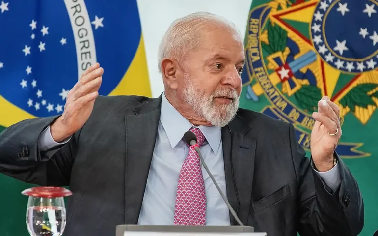 Lula se refere a diretora-geral do FMI Como 'uma mulherzinha' em evento