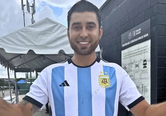 Colombiano que limpava estádio é demitido após conseguir autógrafo de Messi nos EUA: 'Valeu a pena'; foto