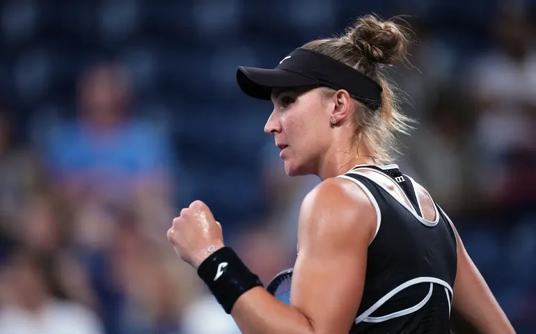 Bia Haddad e Thiago Monteiro vencem sem sustos e avançam em Madri