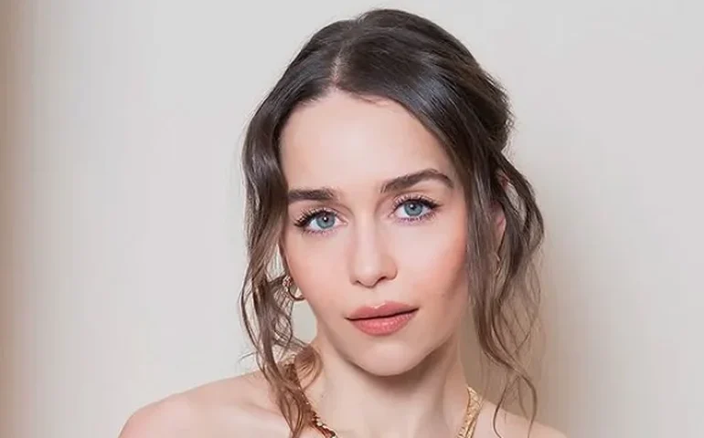 Emilia Clarke revela colapso mental após o fim de Game of Thrones