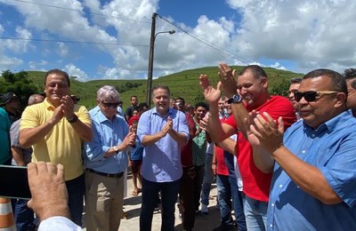 Deputado Galba Novaes participa de inaugurações em Campestre