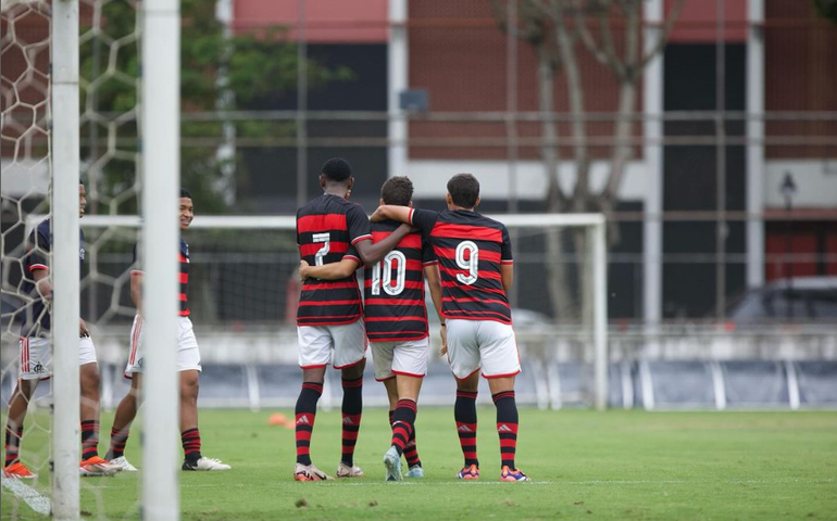 Flamengo deve usar reservas contra Athletico-PR no Nacional de olho na semi da Copa do Brasil