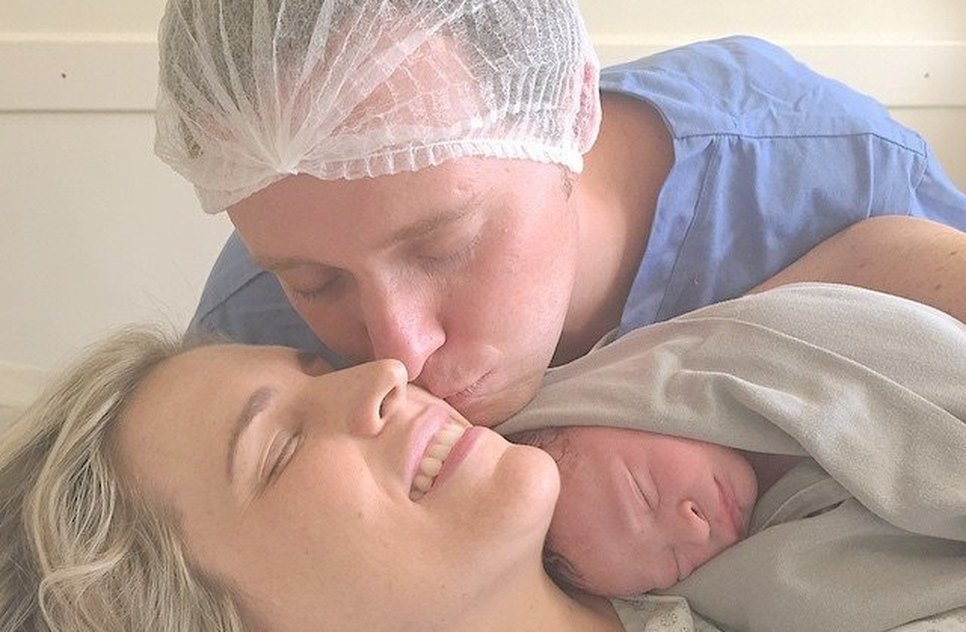 André, Cassiane e Vitorio Valadão na maternidade