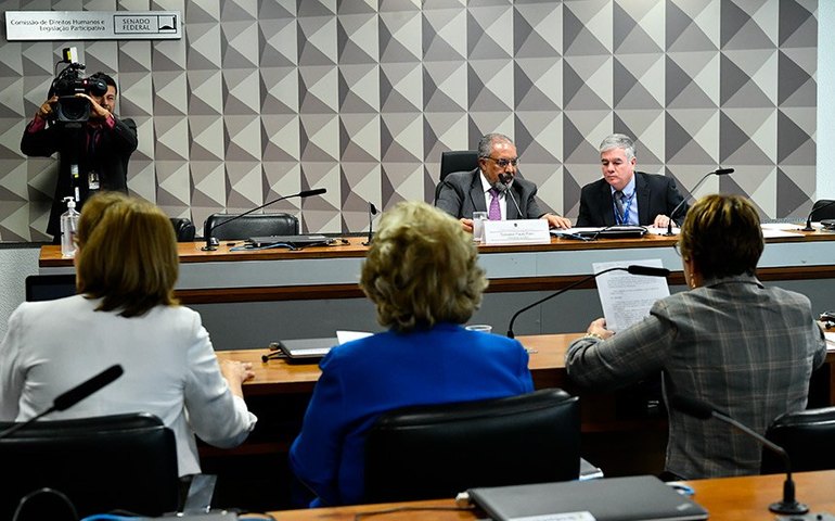 IBGE deve coletar dados sobre identidade de gênero, aprova comissão