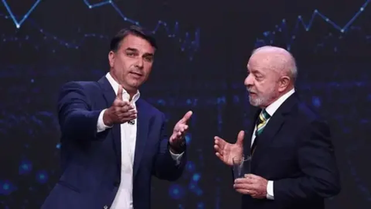 Na pesquisa Atlas/Bloomberg, Flávio tem 49,8% contra 47,6% de Lula; diferença também cai
