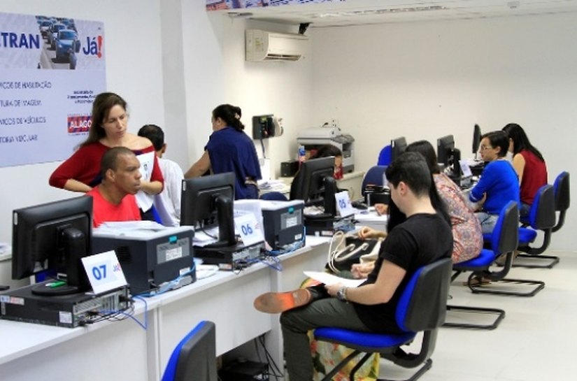 Detran alerta mudança de local para entrega de documentos devolvidos