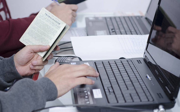 Seguro-desemprego: setor de serviços é o primeiro a demonstrar efeitos da crise