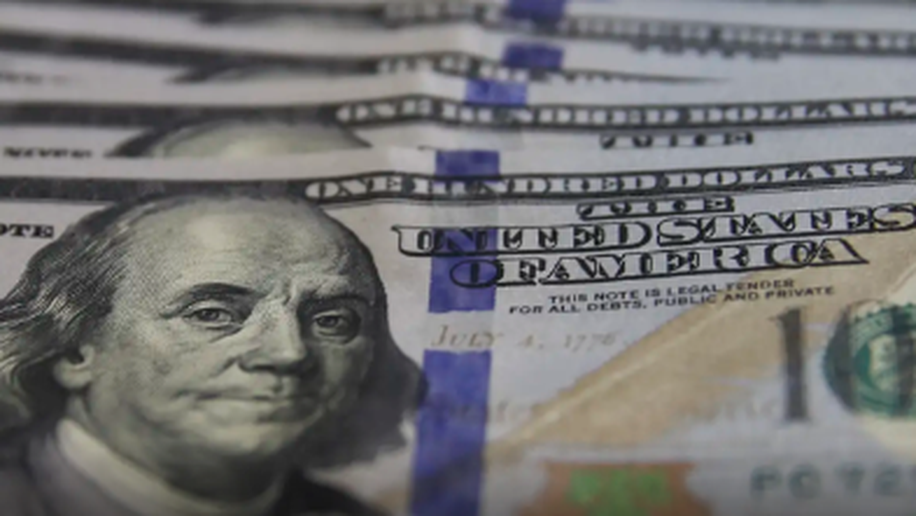 Dólar fecha estável após agência liberar estoques de petróleo