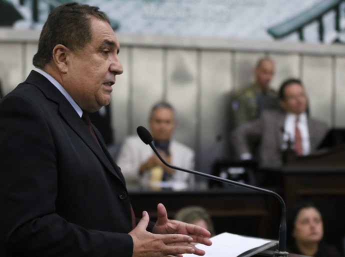 Deputado Inácio Loiola destaca construção de fábrica de laticínios em Batalha