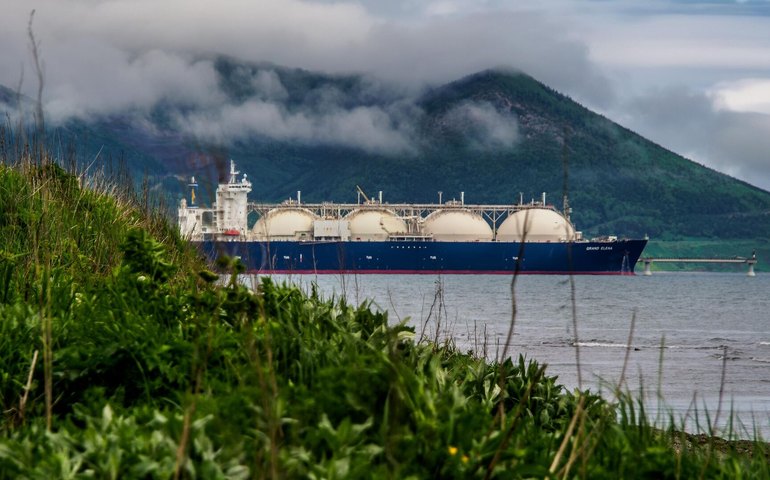 Rússia diz 'não faltarem parceiros' para usar rotas alternativas à UE e exportar GNL