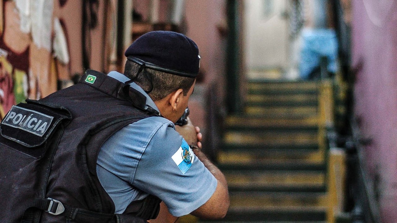 Operação do MP apreende barras de ouro, fuzis e até helicóptero de suspeitos de ligação com PCC