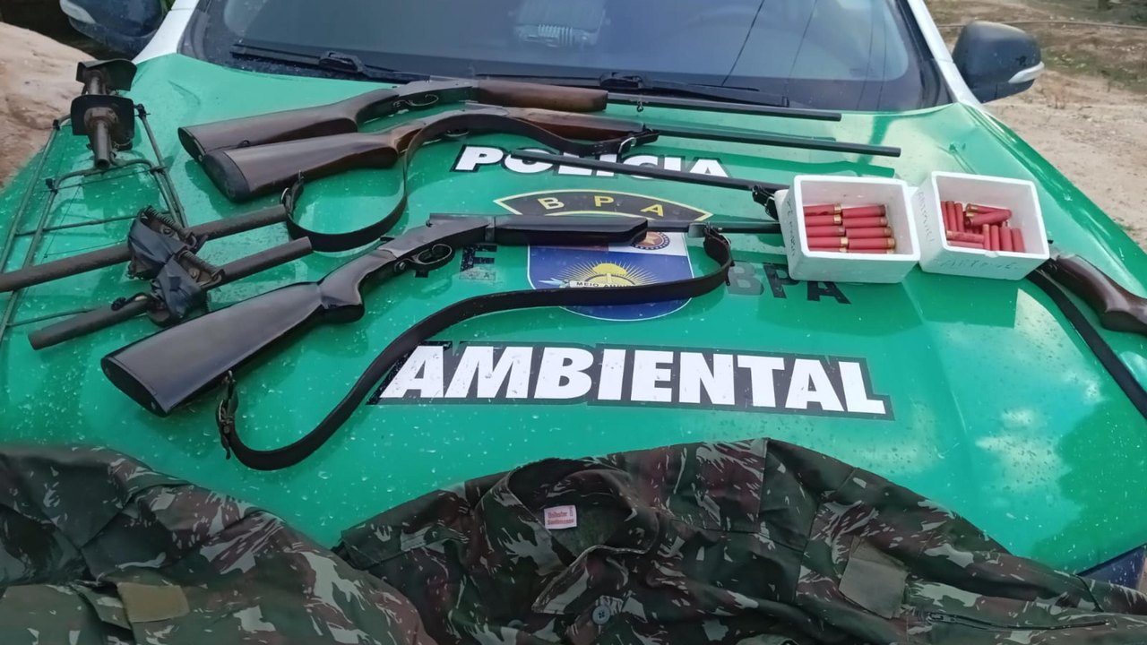 Em operação ambiental, PM-AL apreende armas e resgata animais no Litoral Norte