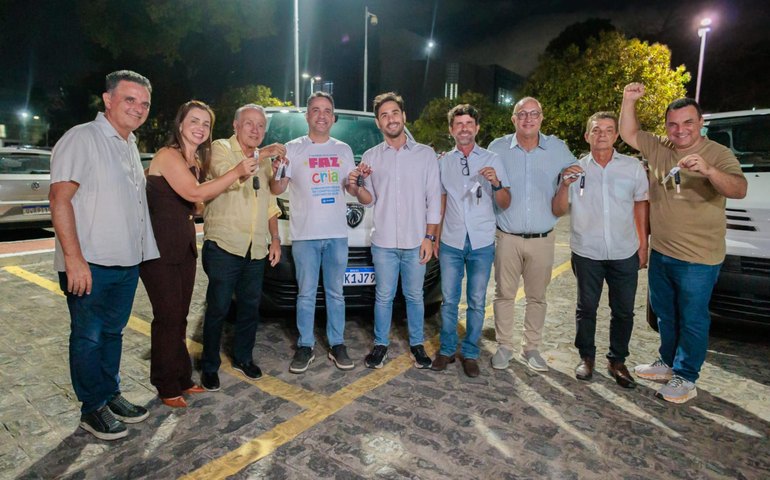 Governador entrega furgões a seis municípios alagoanos e potencializa PAA em Alagoas