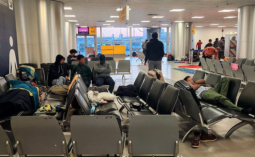 Passageiros enfrentam transtornos para remarcação de voos em Congonhas após chuva