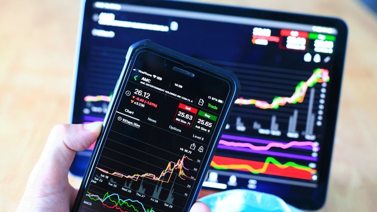 Sem novas ofensivas de Trump, Ibovespa tem alta moderada