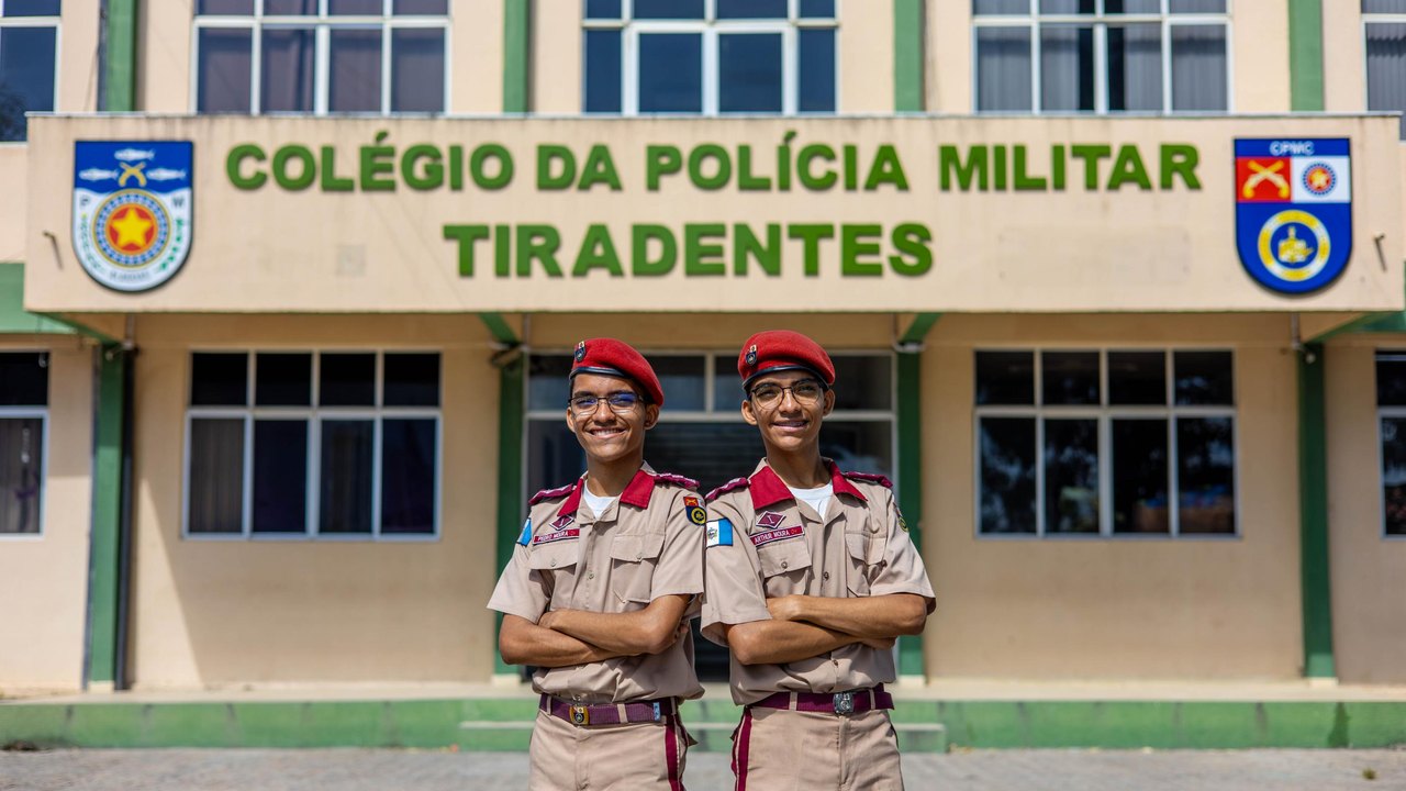 Irmãos gêmeos representam o Colégio da PM em programa de intercâmbio do Governo de Alagoas