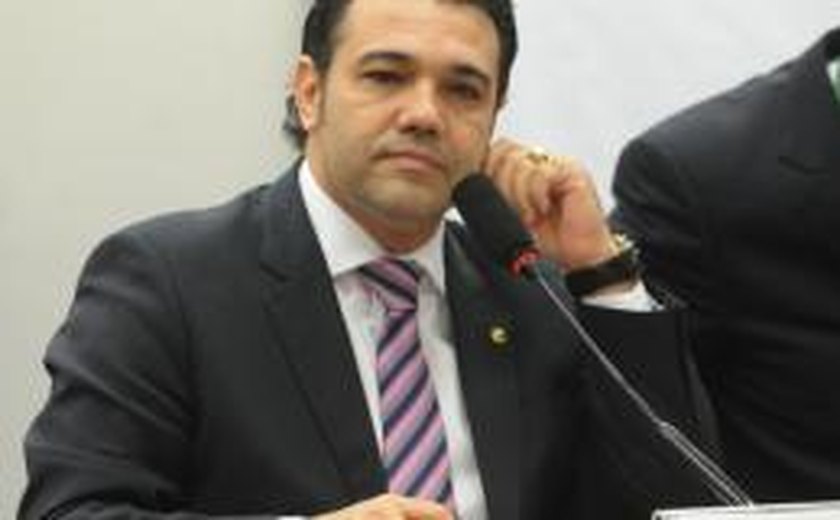 Ministro do STF arquiva inquérito contra deputado Marco Feliciano