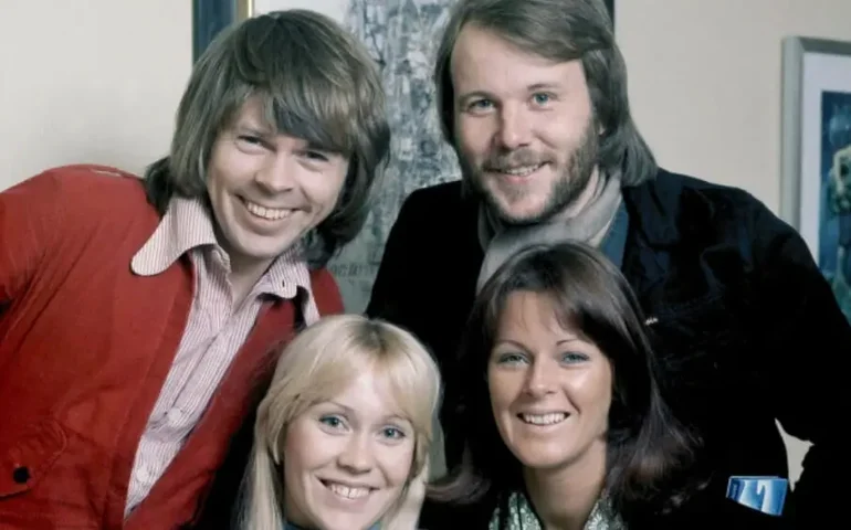 Morre Lasse Wellander, guitarrista do ABBA