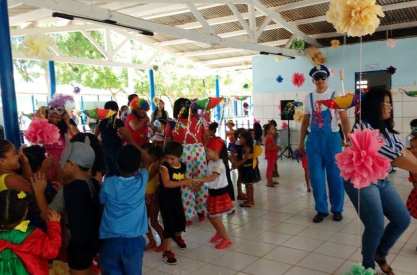 Educação de Coruripe realiza ação carnavalesca simultânea nas escolas